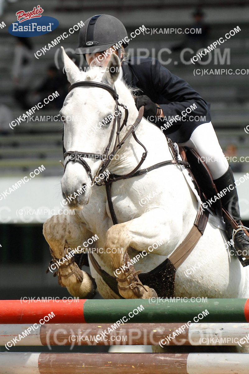 KM_091023_PG033