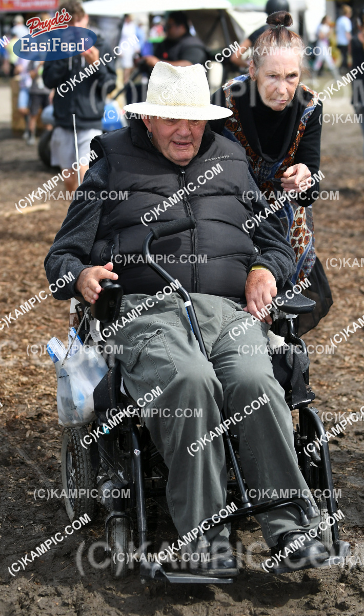 KM_170312_1565