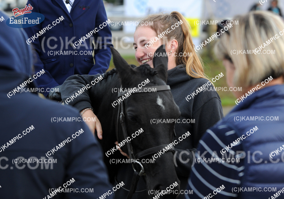 KM_170401_0033