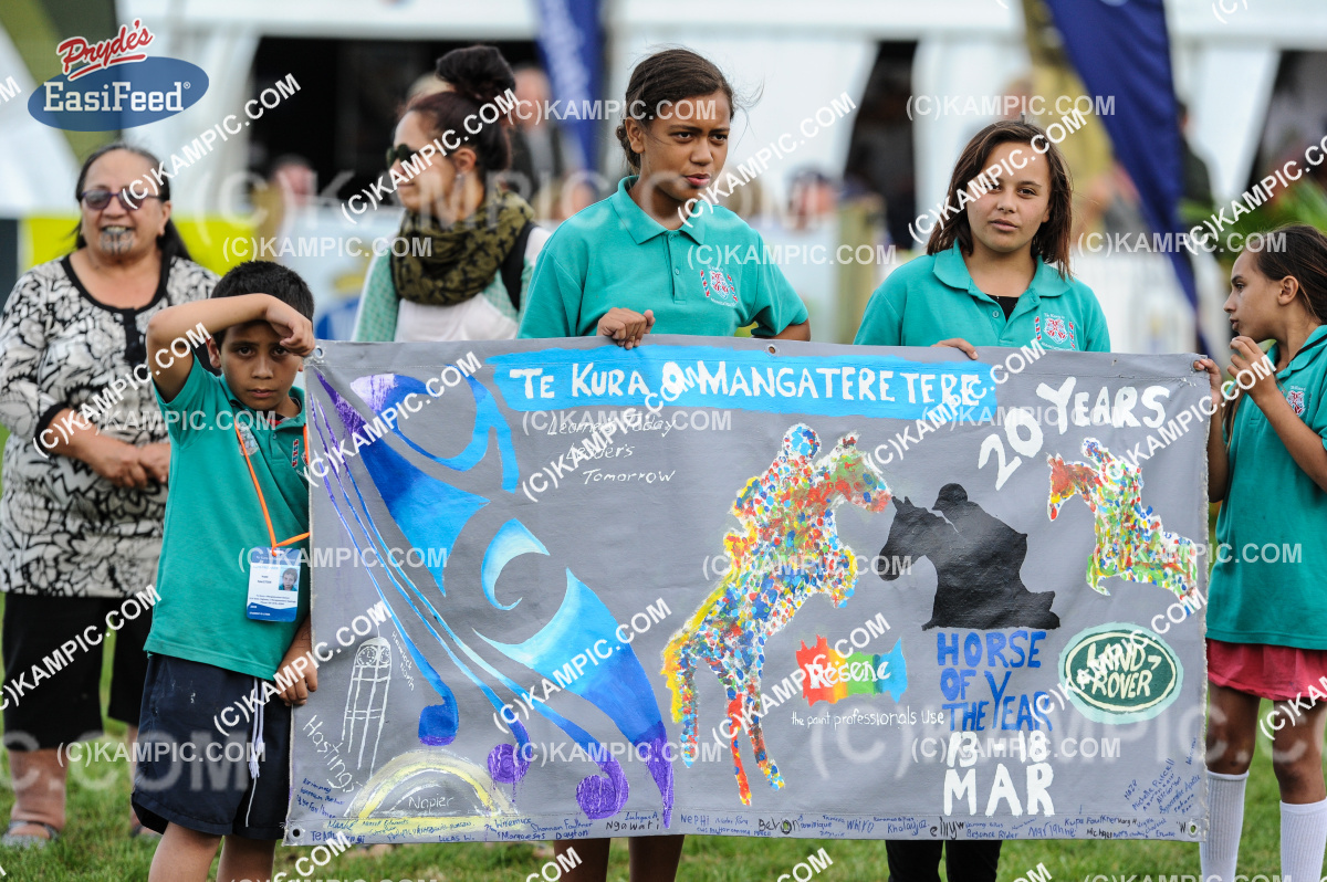 SL_180316_3524