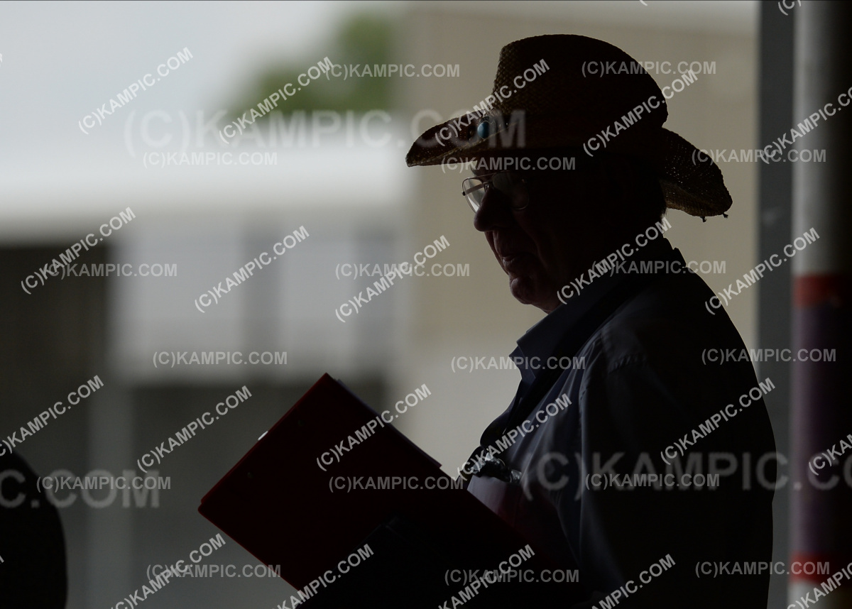 SL_191207_1270