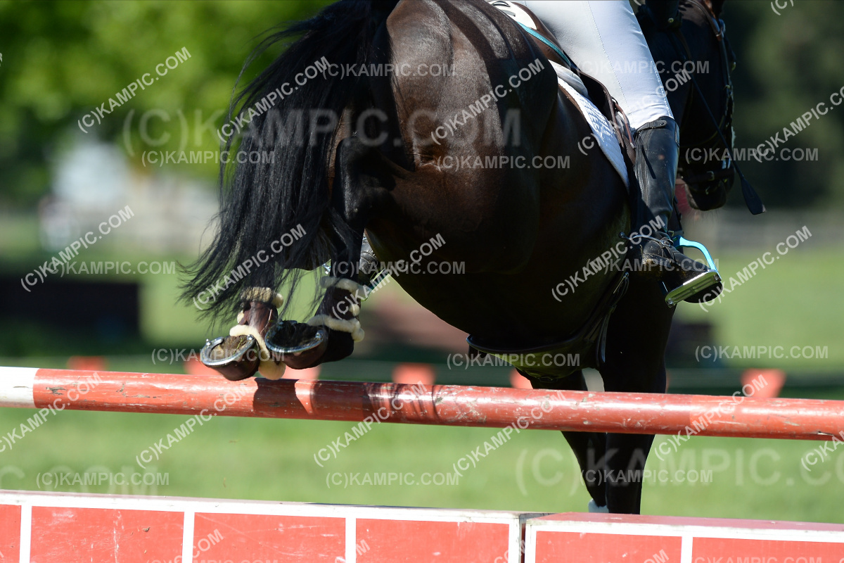 SL_201025_0048