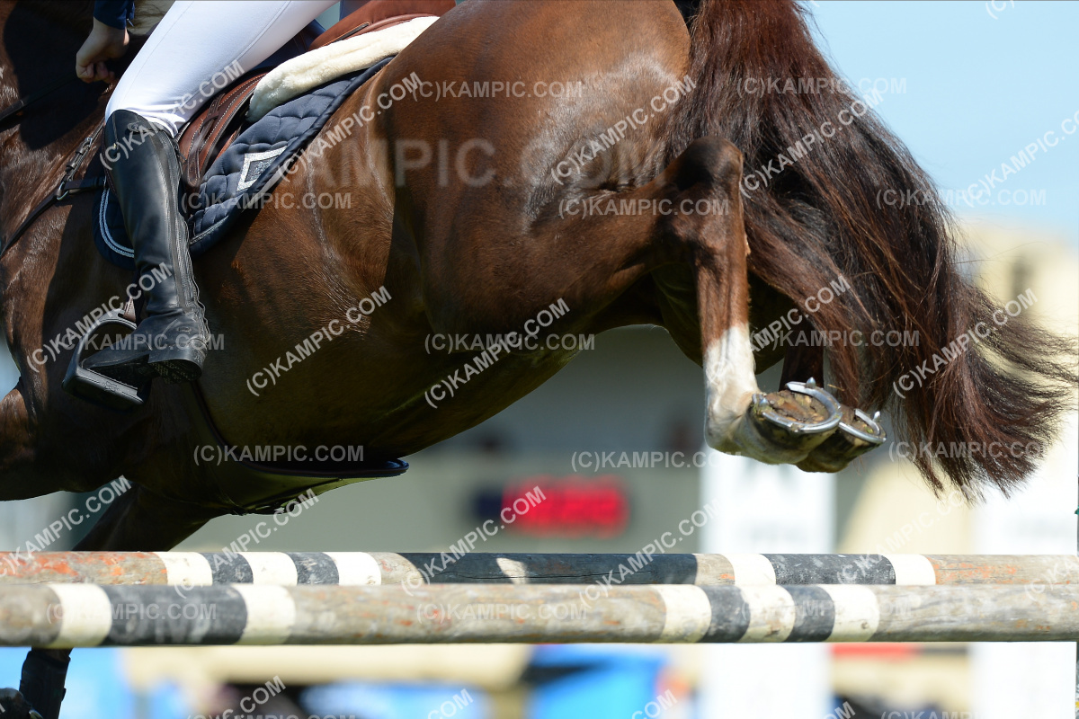 SL_201023_1004