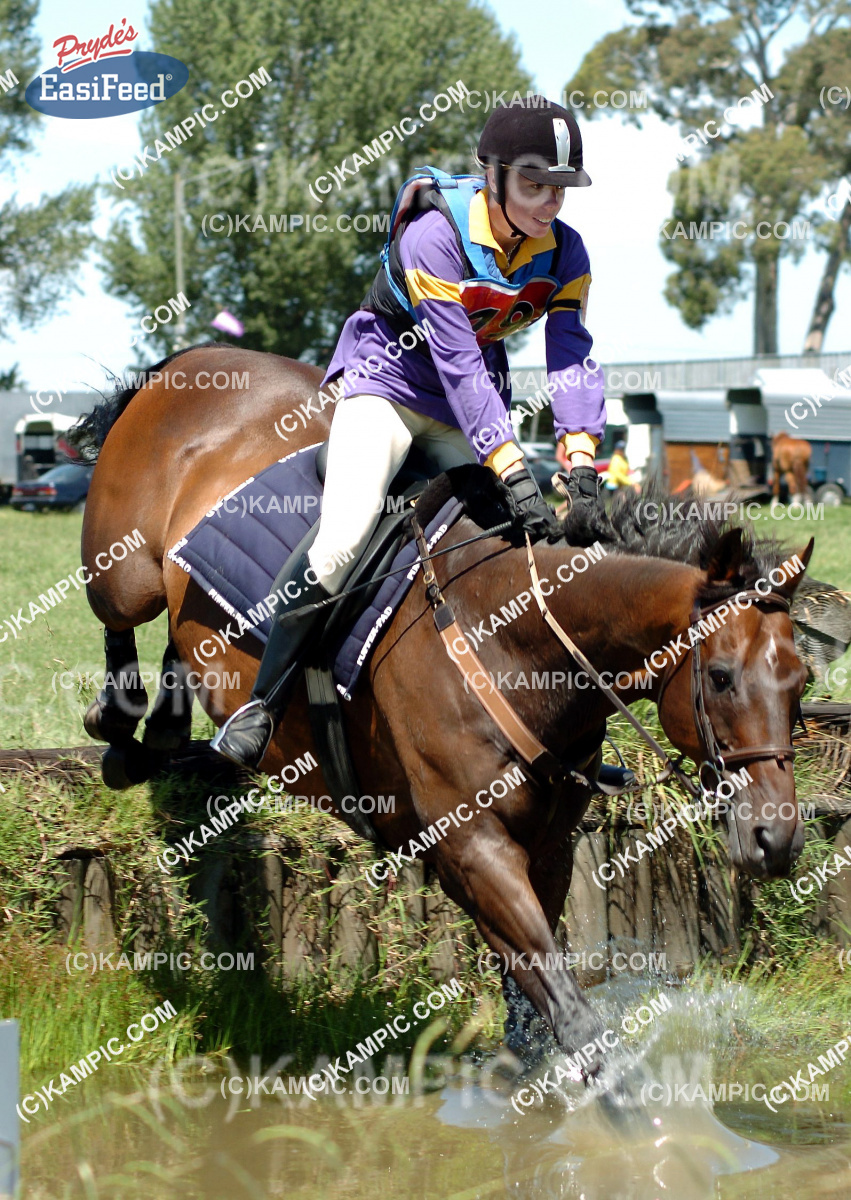 JR_110213_156
