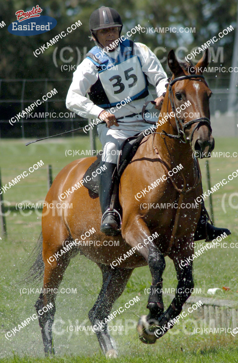 JR_110213_236