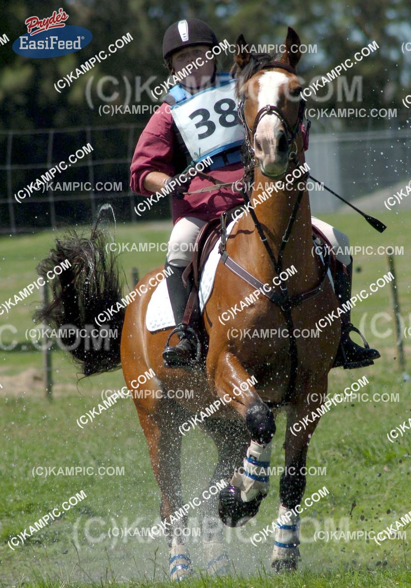 JR_110213_242