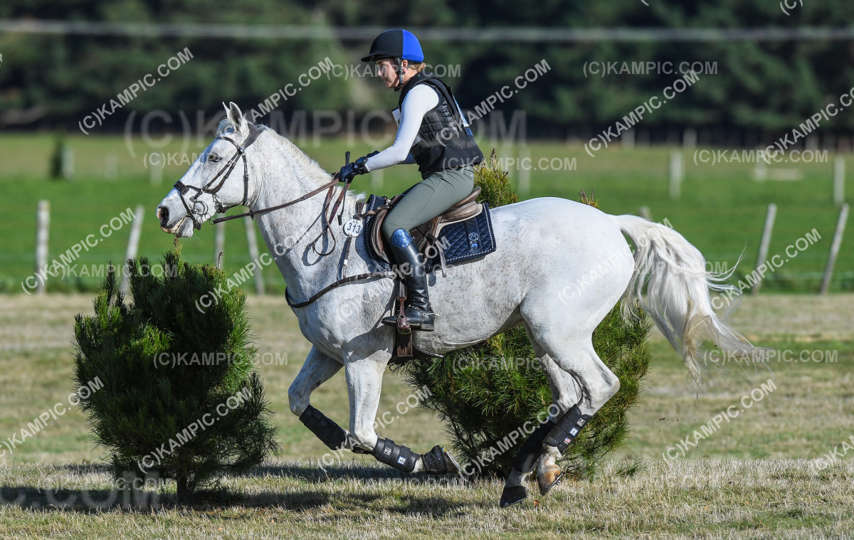 SL_210515_3866