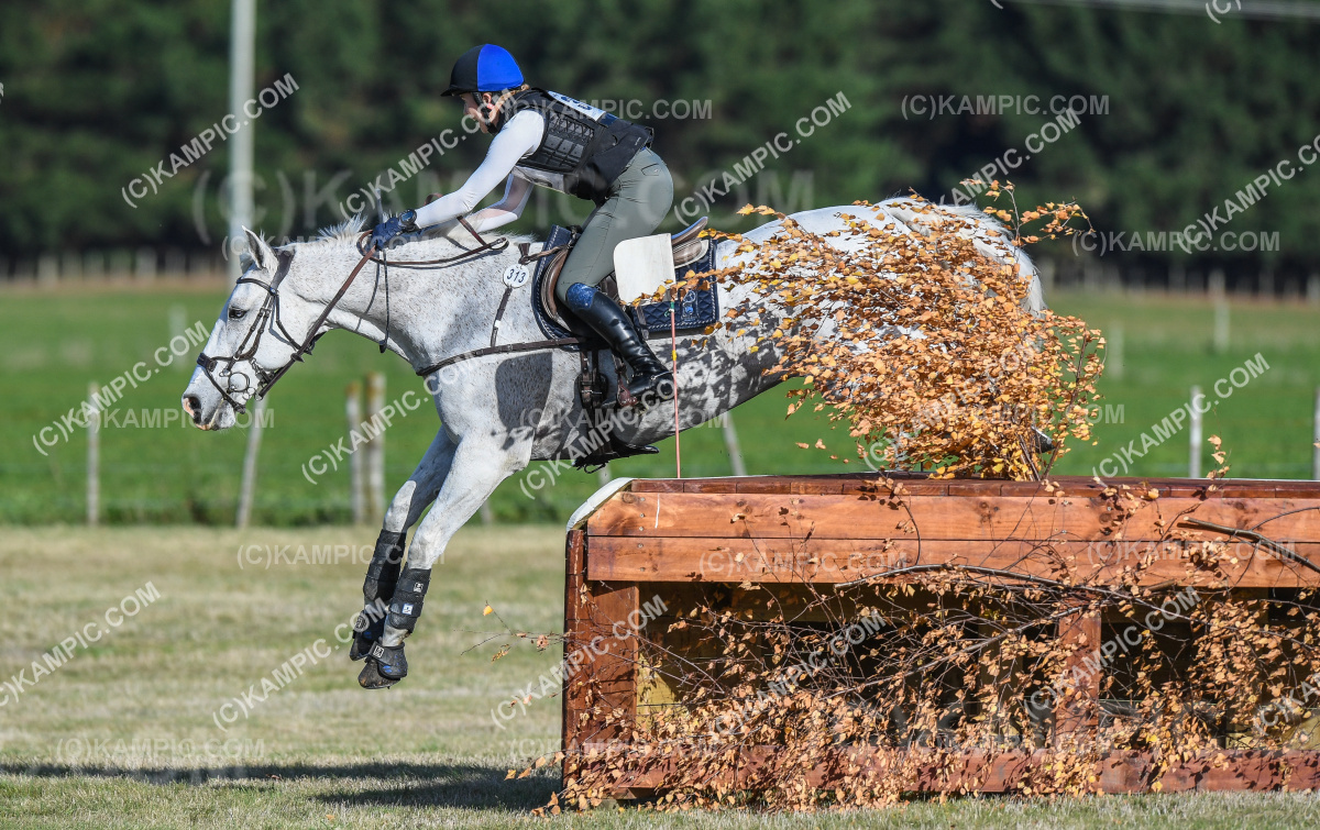 SL_210515_3871