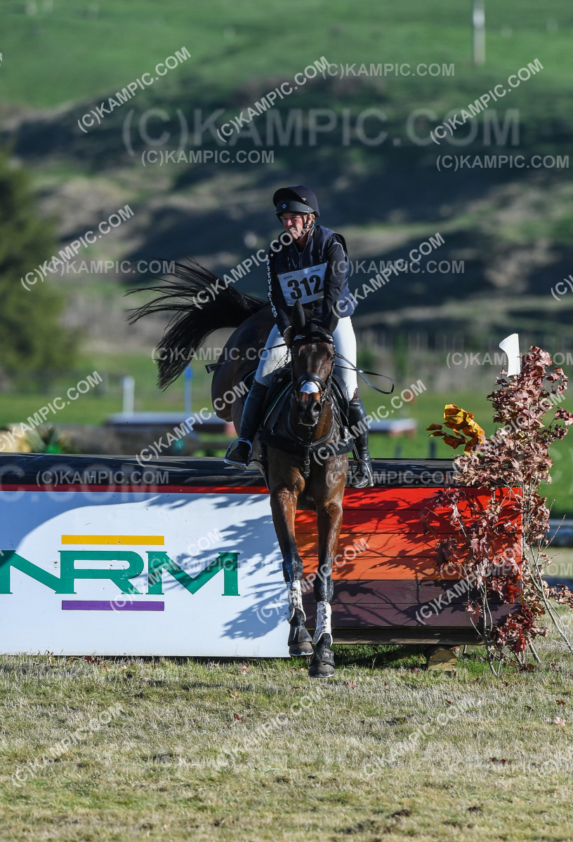 SL_210515_4596