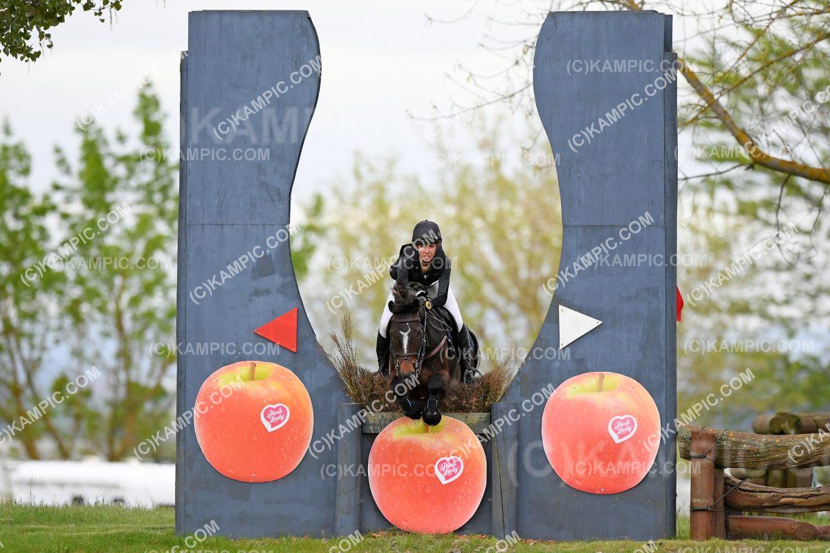 KM_211017_4302