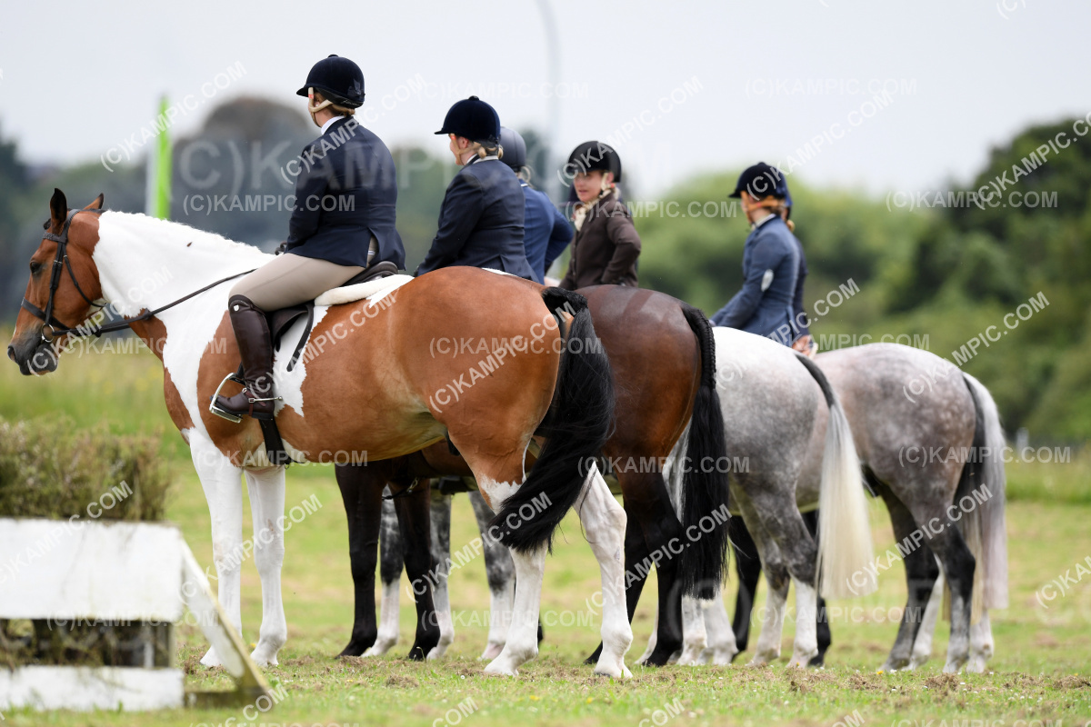 SL_211204_2359