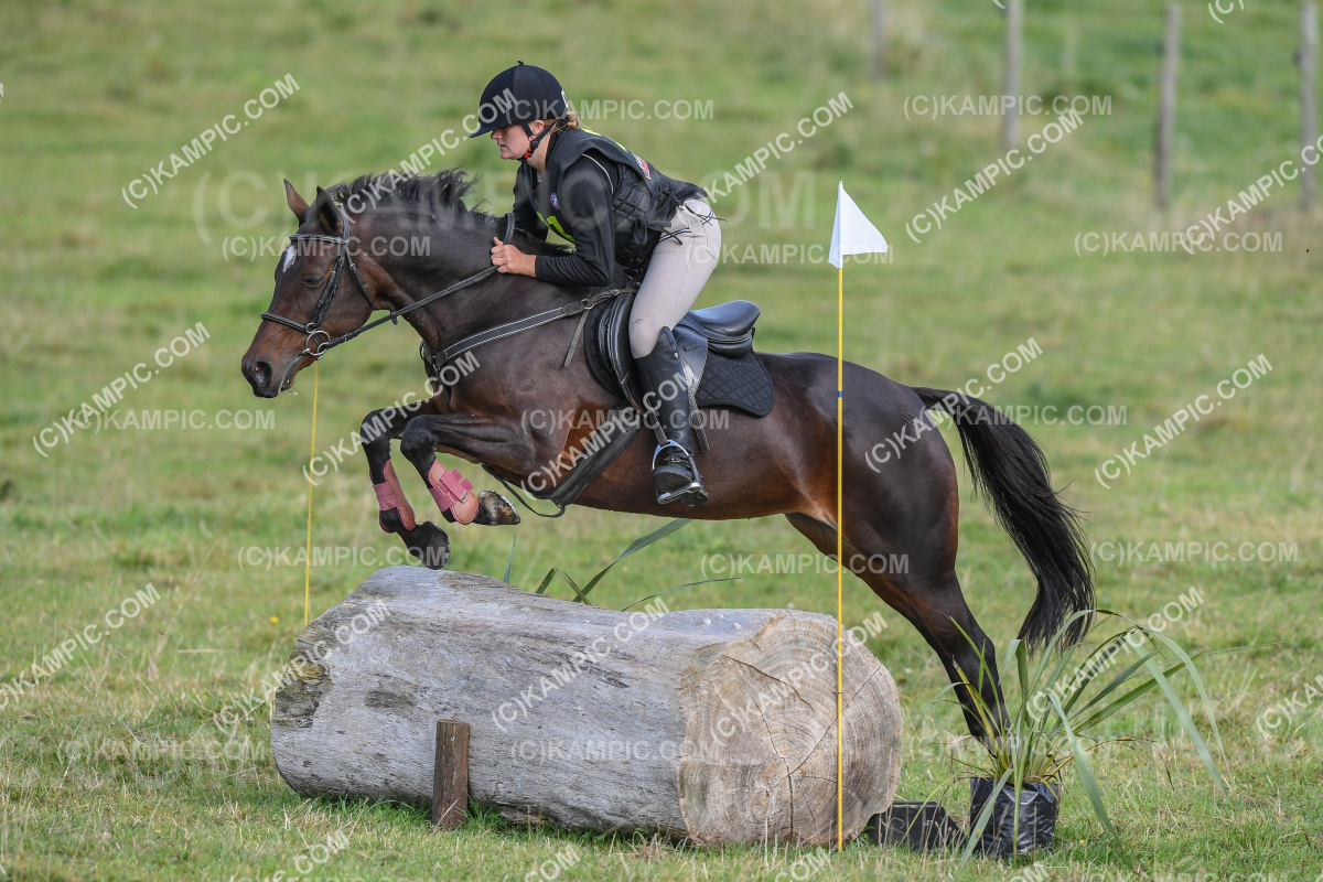 SL_220327_0545