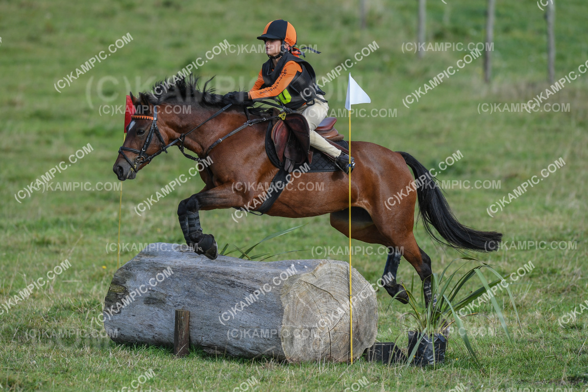 SL_220327_0752