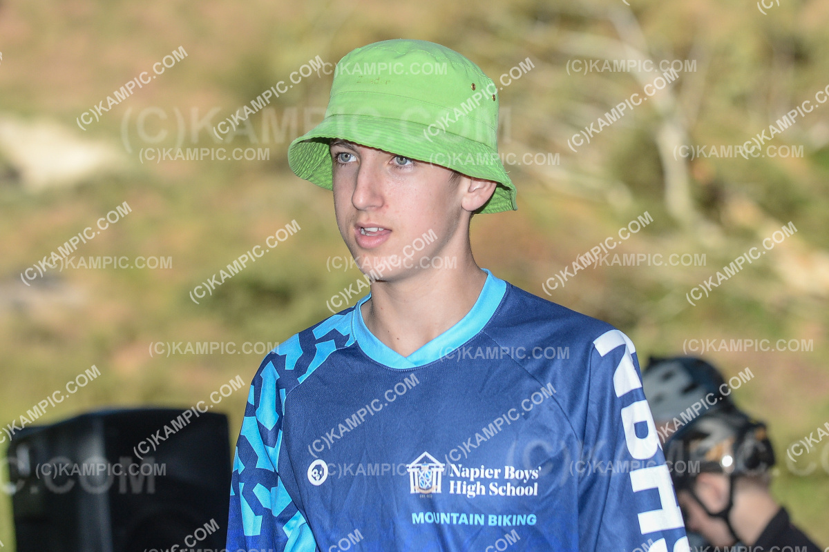 SL_220508_3862