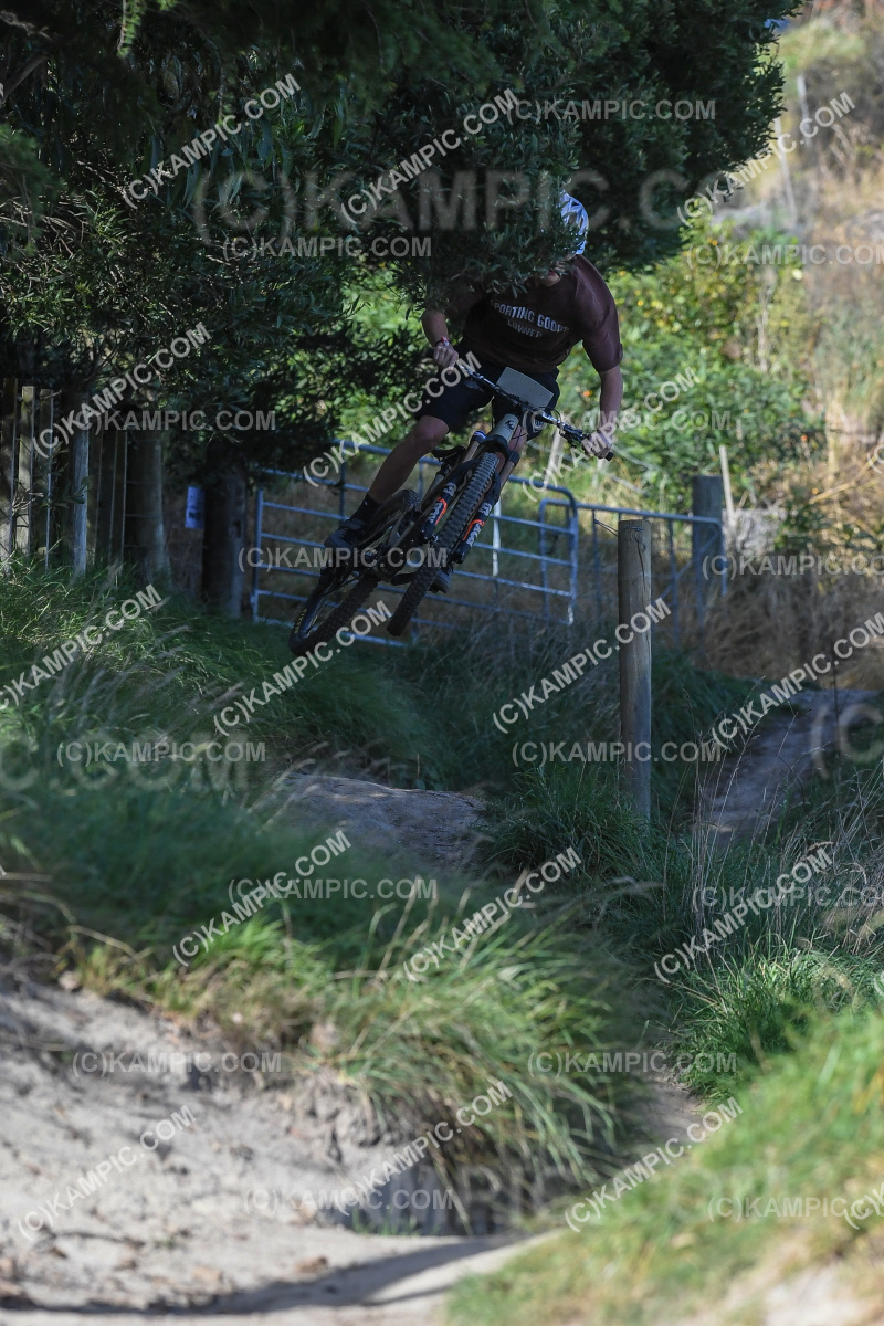 SL_220508_2450
