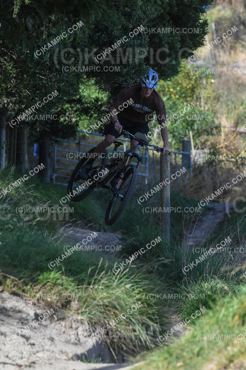SL_220508_2452