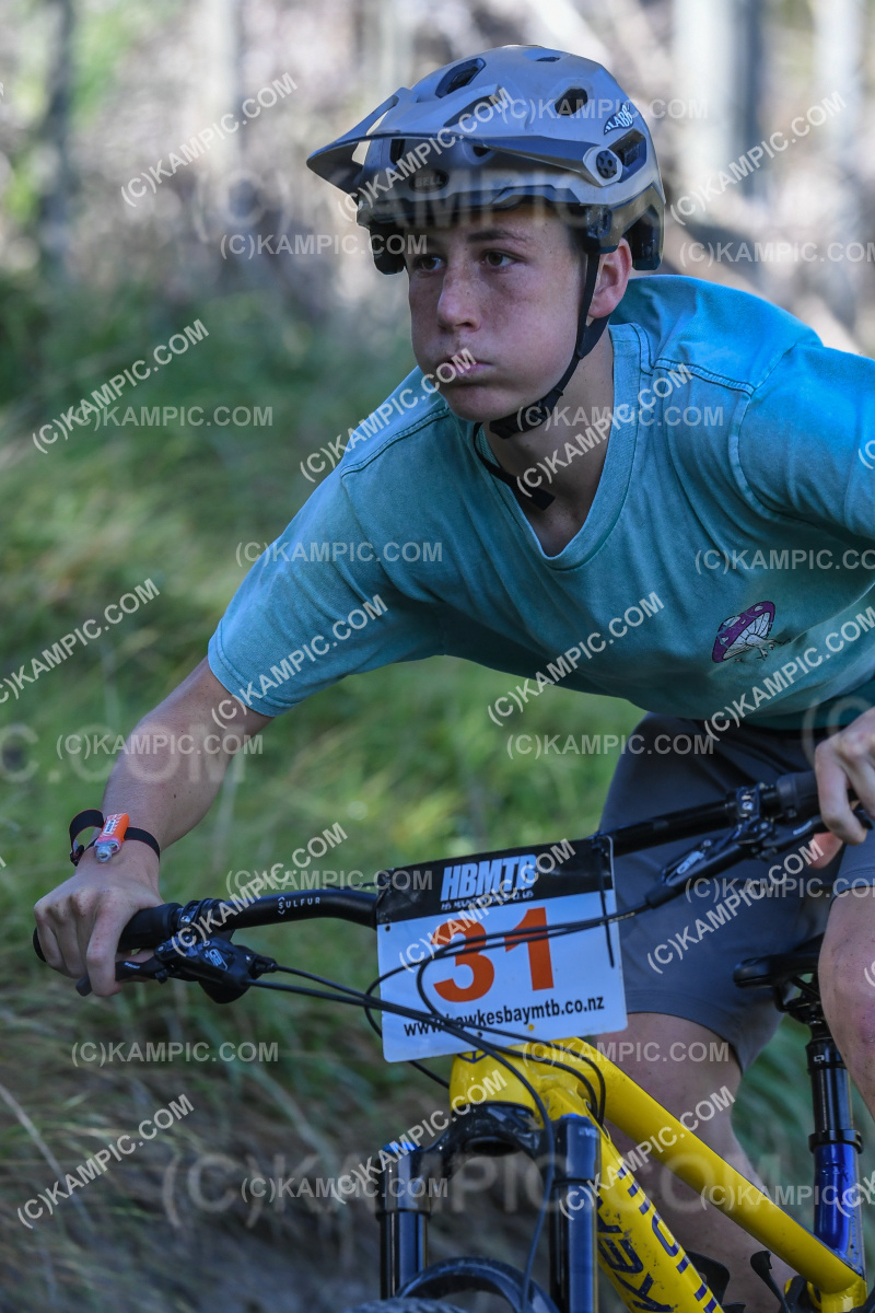 SL_220508_2645