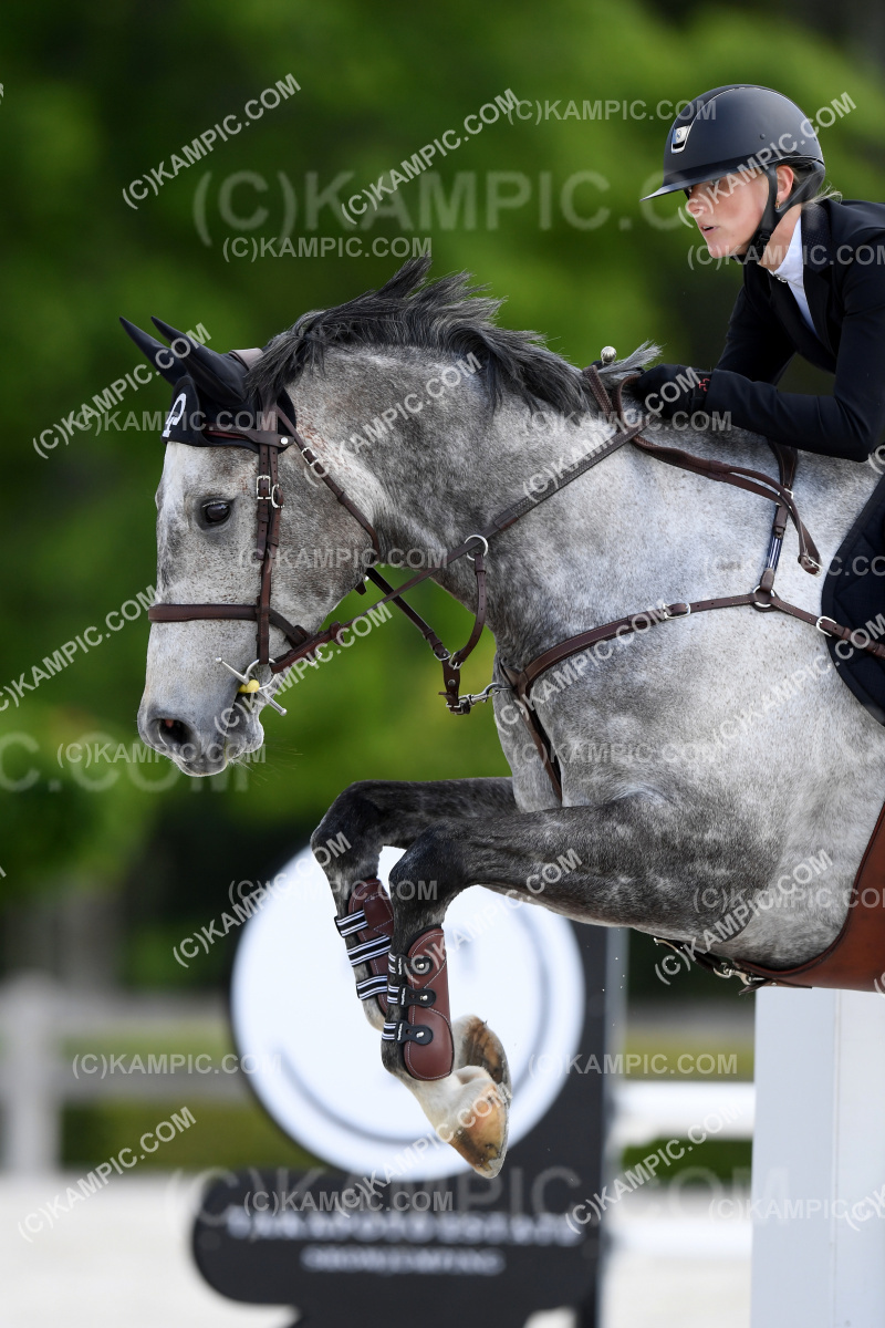 SL_221105_1690