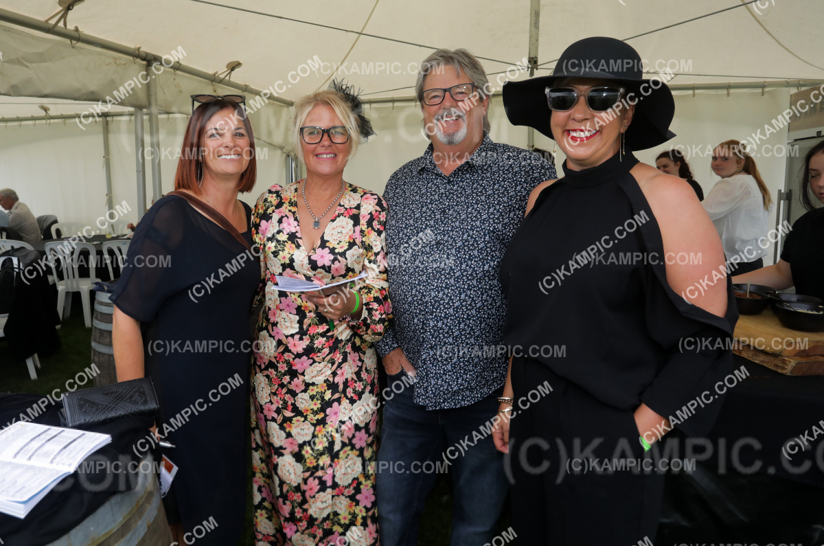 DL_230415_013