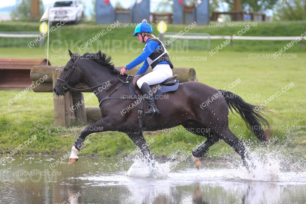 JW_231029_4044