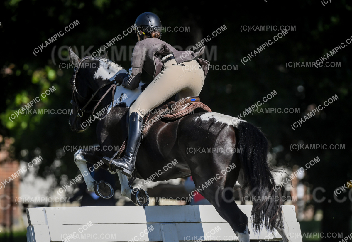 SL_240305_0970