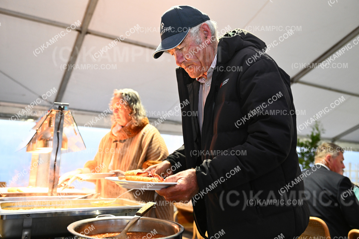 KM_250309_0115