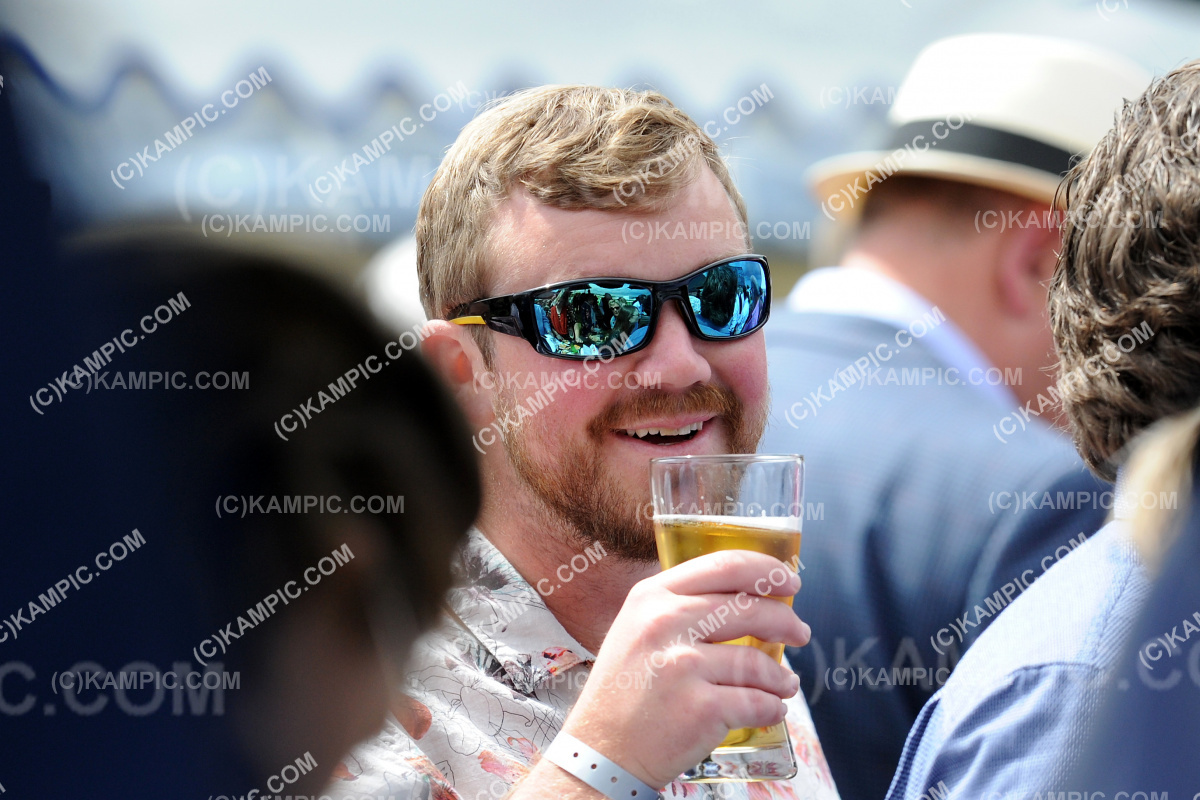 SL_201017_0374