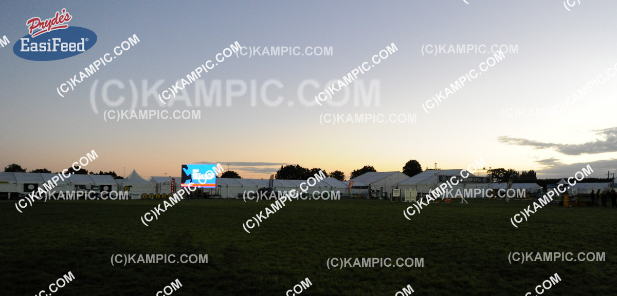 SL_150320_0009