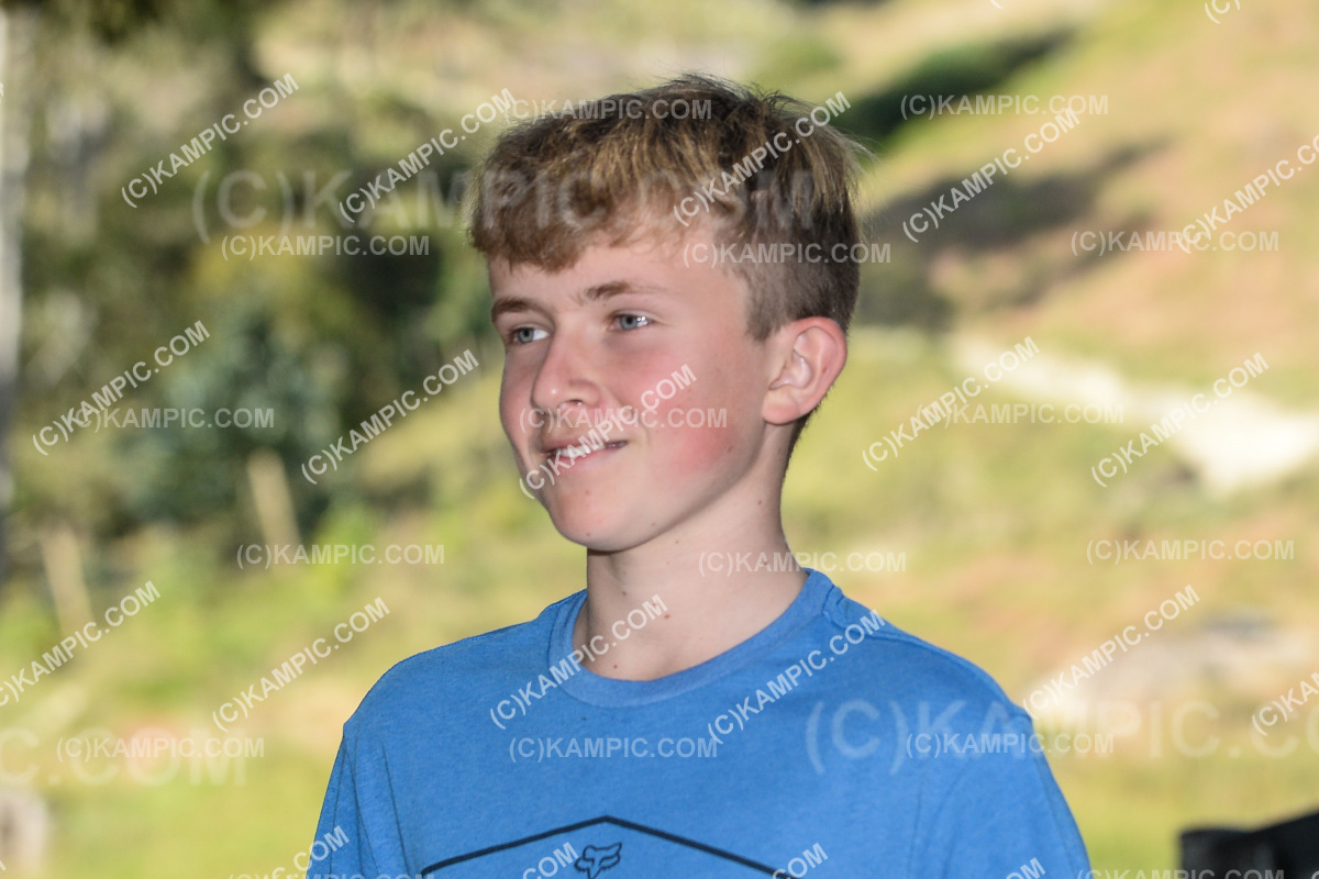 SL_220508_3845