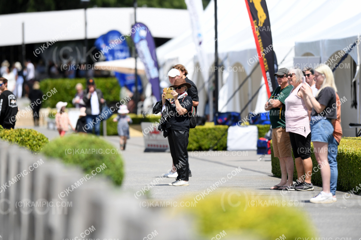 SL_221105_2742