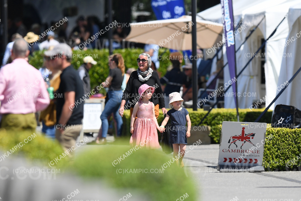 SL_221105_3468