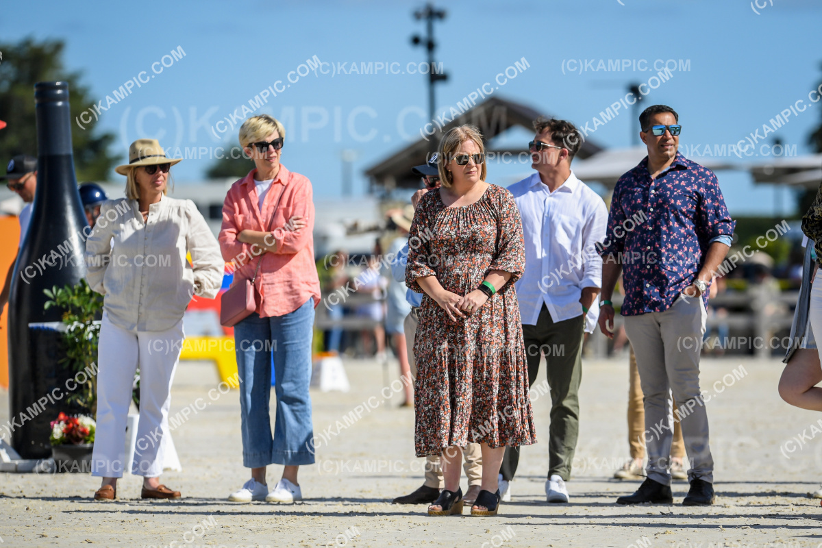 SL_221105_3662