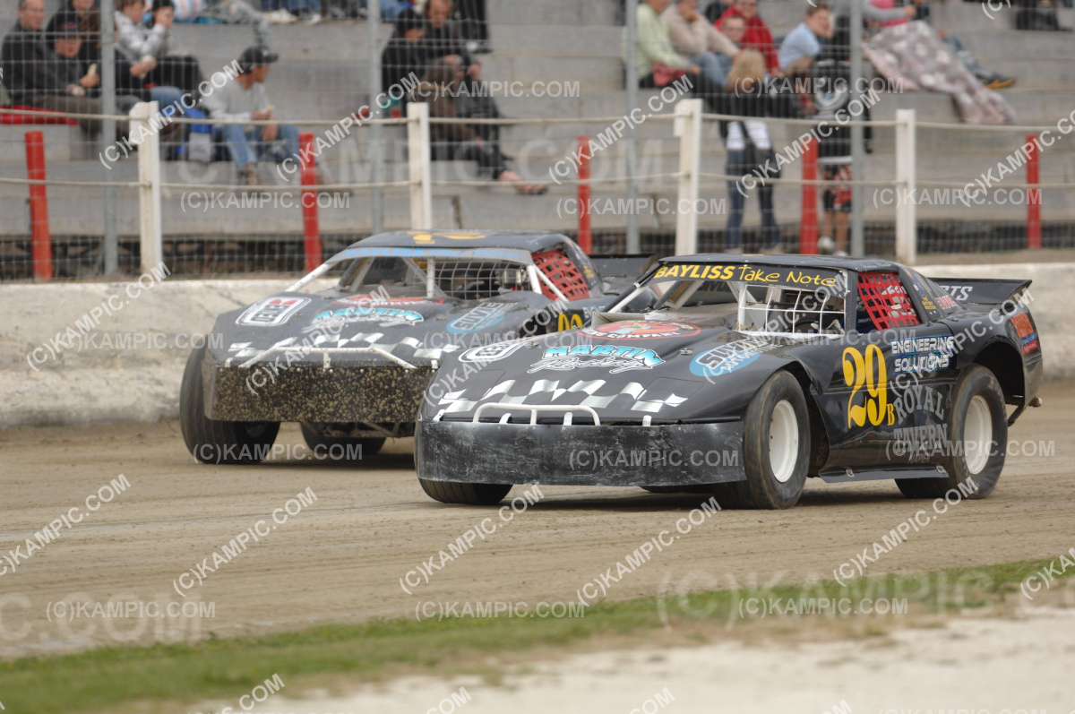 KAM_081101_MSW136