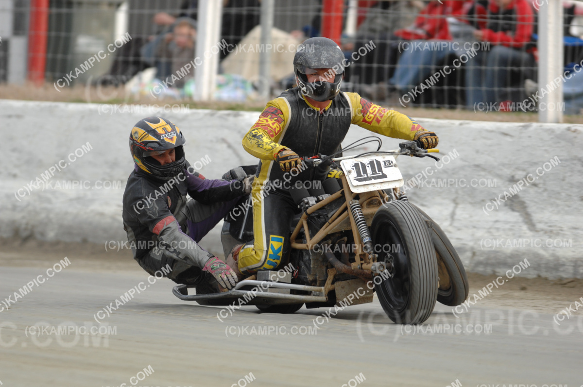 KAM_081101_MSW441