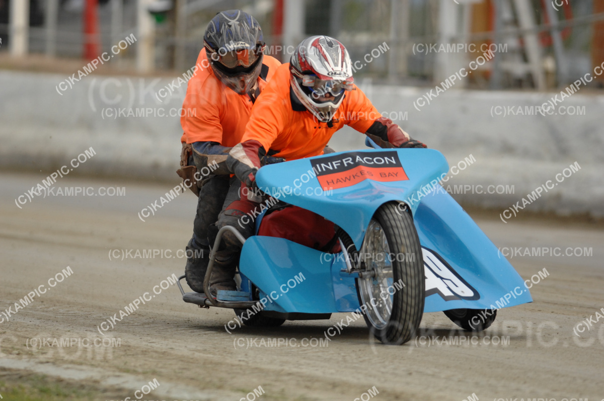 KAM_081101_MSW468