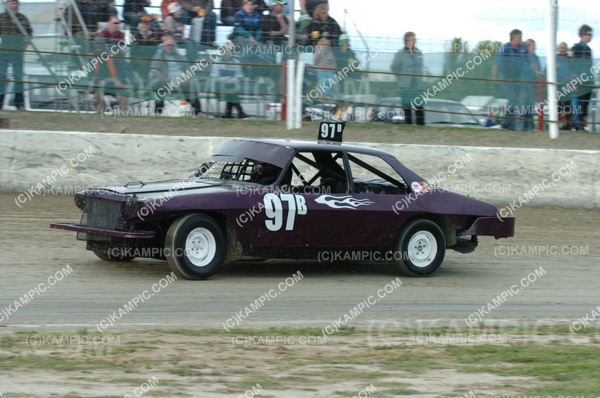 KAM_081101_MSW517