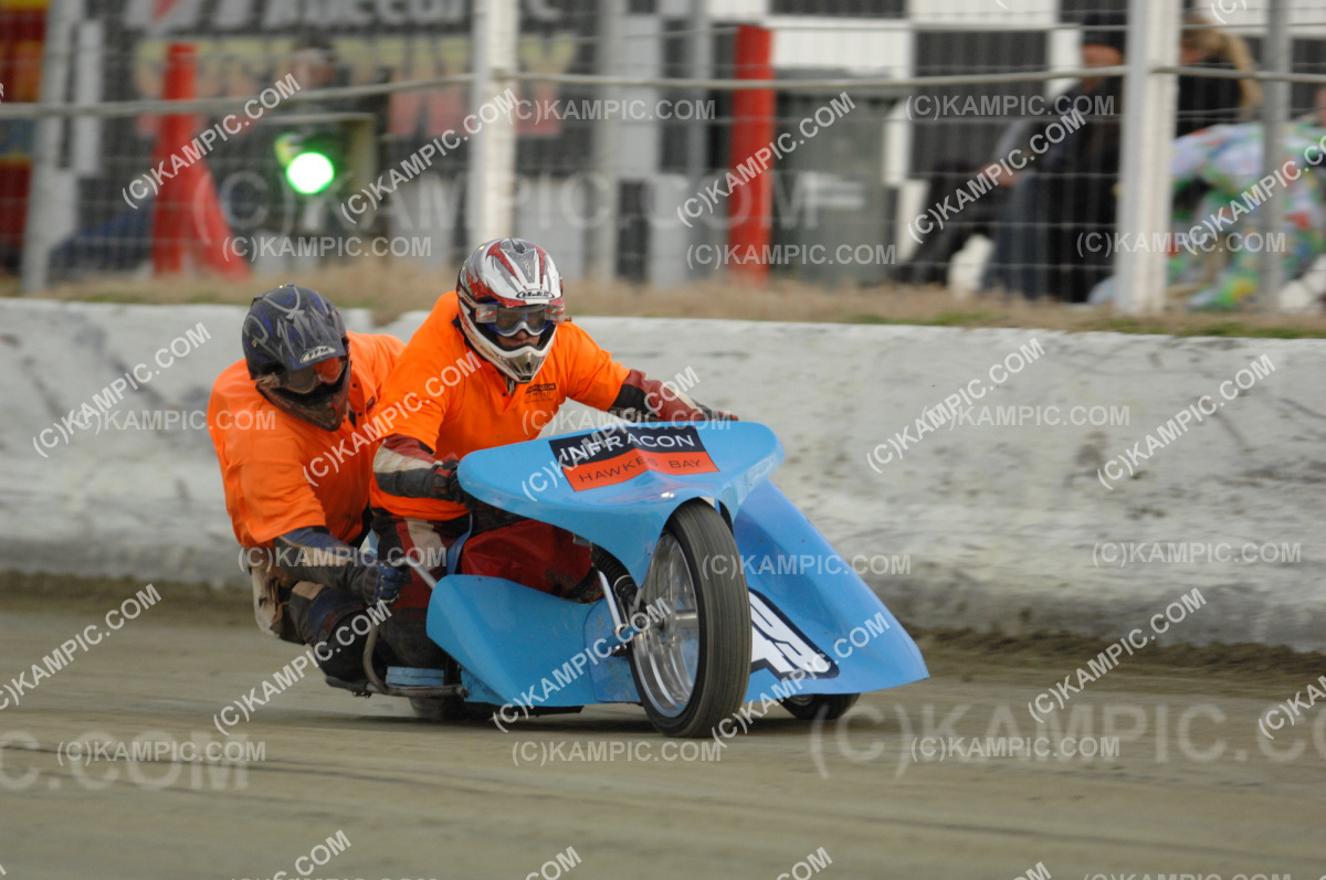 KAM_081101_MSW802